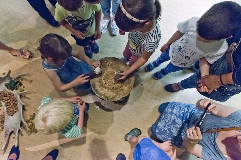 Steinzeitwerkstatt für ALLE... @ Museumshof des Museums Für Ur- und Frühgeschichte Thüringens | Weimar | Thüringen | Deutschland